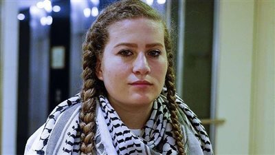 شاهد.. شجاعة التميمي تشعل فتيل الأزمة بين إسرائيل وأسبانيا