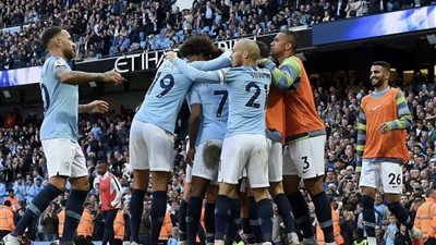 فيديو .. جماهير مانشستر سيتي تستهزء 