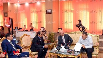 محافظ الشرقية يلتقي رئيس جهاز مدينة الصالحية الجديدة لبحث وحل مشكلات المدينة