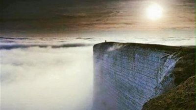 حكاية صورة .. تعرف على قصة حافة الموت
