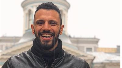 شاهد.. هكذا احتفل  زاب ثروت بوصول ألبوم المدينة إلى 50 مليون مشاهدة 