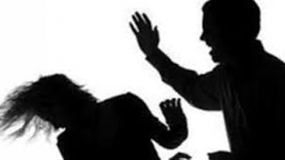 احكيلنا حكايتك.. زوجي يريد أن يكون سي السيد وهذا مستحيل