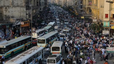 المرور: غلق شارع الأزهر والموسكى لإزالة ركام العقار المنهار.. وتحويلات مرورية بديلة