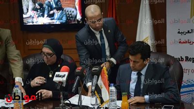 صور.. توقيع مذكرة تفاهم بين وزارة الشباب وجهاز تنمية المشروعات المتوسطة والصغيرة