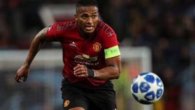 فالنسيا يوضح إعجابه لتغريدة تطالب ب 