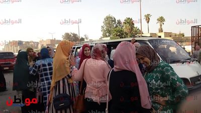 فيديو.. محافظ بعد محافظ وتستمر أزمة المواصلات بموقف الجلاء والطلاب: احنا بنتمرمط ومحدش بيحللنا حاجة