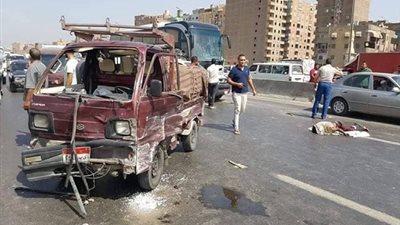 مصرع شخص في حادث تصادم أعلى دائري القومية بالوراق 