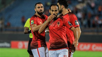 سليمان ومحارب يقودان الأهلي للفوز على وفاق سطيف  في ذهاب نصف نهائي دوري الأبطال