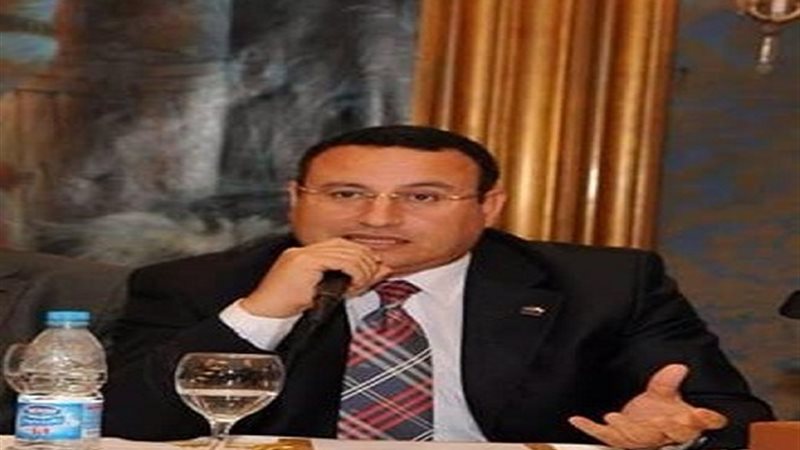  الدكتور عبد العزيز