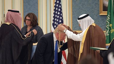 تهديدات ترامب للملك سلمان واختفاء خاشقجي أبرز ما تسأله صحف العالم
