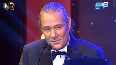 بعد إعلان فاروق الفيشاوي عن مرضه .. هكذا كانت مواساة الفنانين له