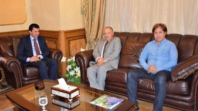 تفاصيل جلسة وزير الشباب والرياضة مع هاني أبوريدة