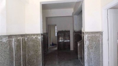 استكمال الأعمال الإنشائية للمركز الطبي البيطري بأخميم