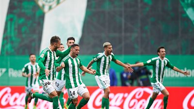 ريال بيتيس تقسو على دوديلانج بثلاثية في الدوري الأوروبي