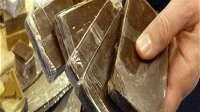 القبض على عاطل بحوزته كمية من مخدر الحشيش في العبور 