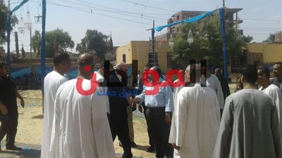 فيديو.. محافظ سوهاج ومدير الأمن في عزاء والدة الدكتور عز الدين أبو ستيت وزير الزراعة