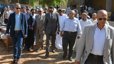 سوهاج في أسبوع.. وفاة والدة وزير الزراعة.. وتكريم العامل المثقف.. ووضع إكليل الزهور