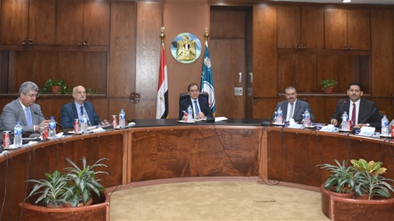 اجتماع وزير البترول