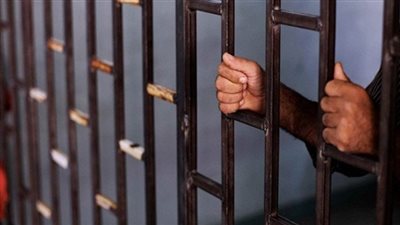 ضبط مدرس بـ الغربية بتهمة بالنصب والإحتيال على المواطنين 