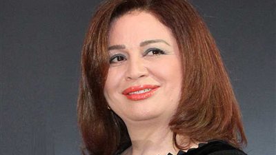 إلهام شاهين تؤازر فاروق الفيشاوى فى مرضه على طريقتها 