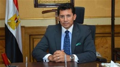 فيديو.. وزير الشباب والرياضة يهنئ تركي آل شيخ بنجاح بطولة السوبر