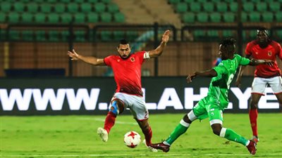 هل يشارك أحمد فتحي أمام الترسانة؟.. طبيب الأهلي يجيب