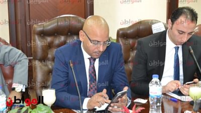 صور.. مسعد شاهين يتابع أخبار القبض على هشام عشماوي في اجتماع المجلس الاعلى لتنظيم الاعلام
