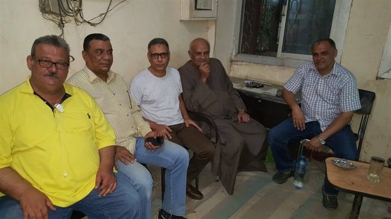 جسن خيرى يتوسط مجلس