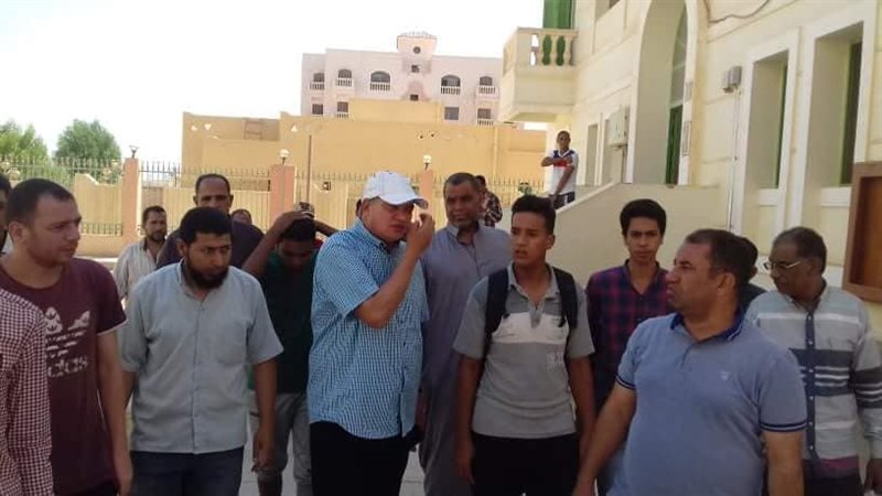 عزيز يتفقد امتحانات