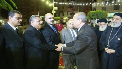 محافظ كفرالشيخ يستقبل عزاء الأنبا بيشوي بكنيسة مار جرجس بغرب المدينة