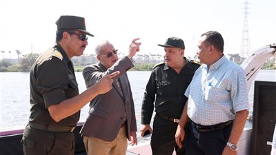 صور.. مدير المهندسين العسكريين يتفقد الدائري الأوسط بمنطقة تقاطعات حلوان ومحور روض الفرج
