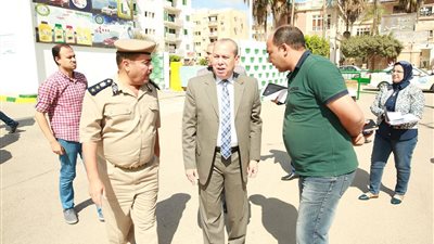 محافظ كفرالشيخ يتفقد عددا من شوارع المدينة ويوجه بإزالة الاشغالات