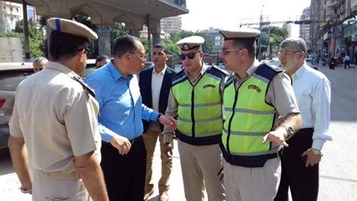 محافظ الشرقية يتفقد ميادين الزقازيق لمتابعة الحركة المرورية