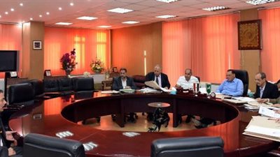 محافظ الشرقية يترأس لجنة لاختبار الاكفٲ لوظيفة المتحدث الرسمي للمحافظة