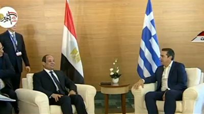 الرئيس السيسي يلتقي مع  رئيس الوزراء اليوناني قبيل القمة الثلاثية مع قبرص واليونان