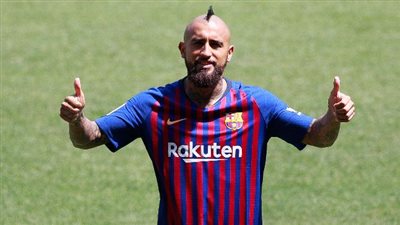 فيدال يعلق على شعوره بالغضب في برشلونة