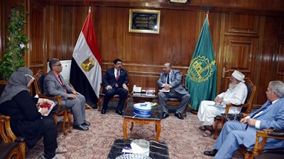 لإقامة ندوات توعوية.. محافظ القليوبية يلتقي رئيس إتحاد الجمعيات الأهلية