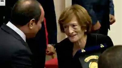 السيسي يكرم صاحب فكرة تحطيم خط بارليف ويستقبل زوجته