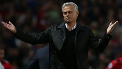 مورينيو يستعين بنجمه السابق لإنقاذ مانشستر يونايتد