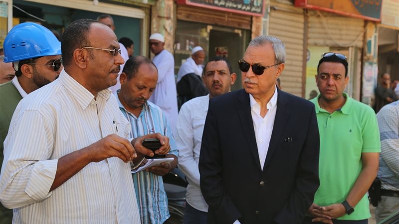 محافظ قنا