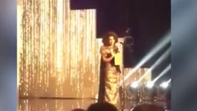 فيديو .. مهرجان السينما العربية .. نسمة محجوب تفوز بجائزة أفضل أغنية عن فيلم الكنز
