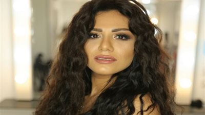 زينة عن غنوة أخت أنغام : معرفهاش بس زعلت عليها 