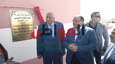 صور.. وزير التنمية المحلية يفتتح موقف الأقاليم أحد مشروعات مدينة الخارجة 