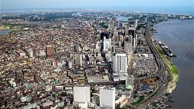 نيجيريا تمنع مسئولين من السفر بسبب قضايا فساد 