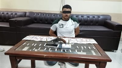 صور.. أمن كفر الشيخ يضبط أسلحة نارية ومخدرات بحوزة 5 مسجلين