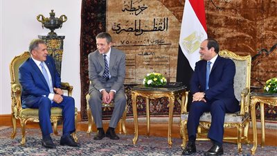 السيسي يبحث مع رئيس جمهورية تتارستان تعزيز حجم الاستثمار المُباشر في مصر