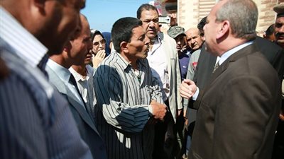 محافظ كفرالشيخ يلتقي عدد من أهالي برج البرلس على هامش ملتقى البرلس الدولى
