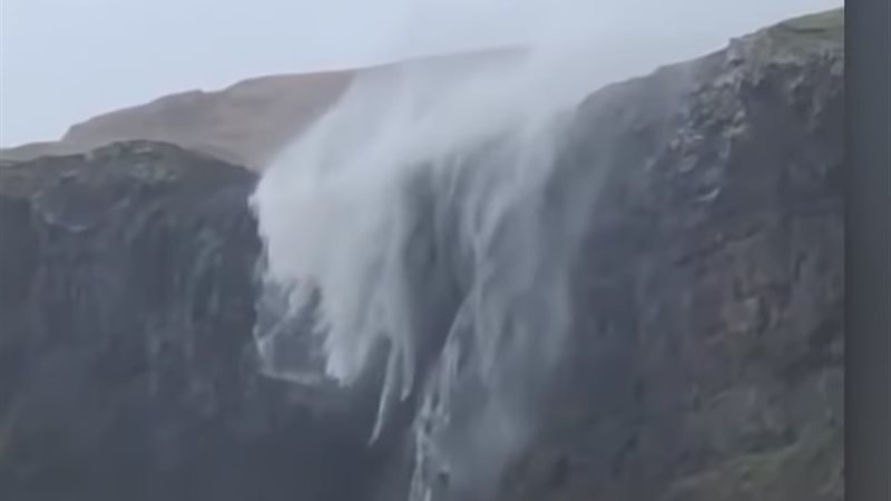 مياه شلالات 