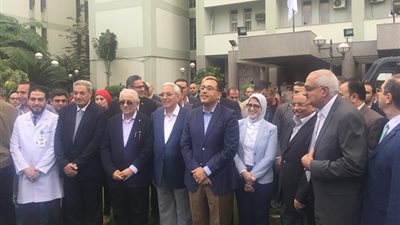 رئيس الوزراء يتفقد مدرسة زويل في المنصورة ويشيد بالخدمة التعليمية المتميزة