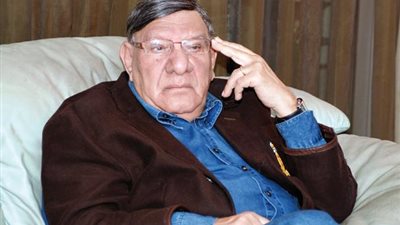 إنفوجراف|  تعرف على مفيد فوزي أول من قدم تلفزة الصحافة